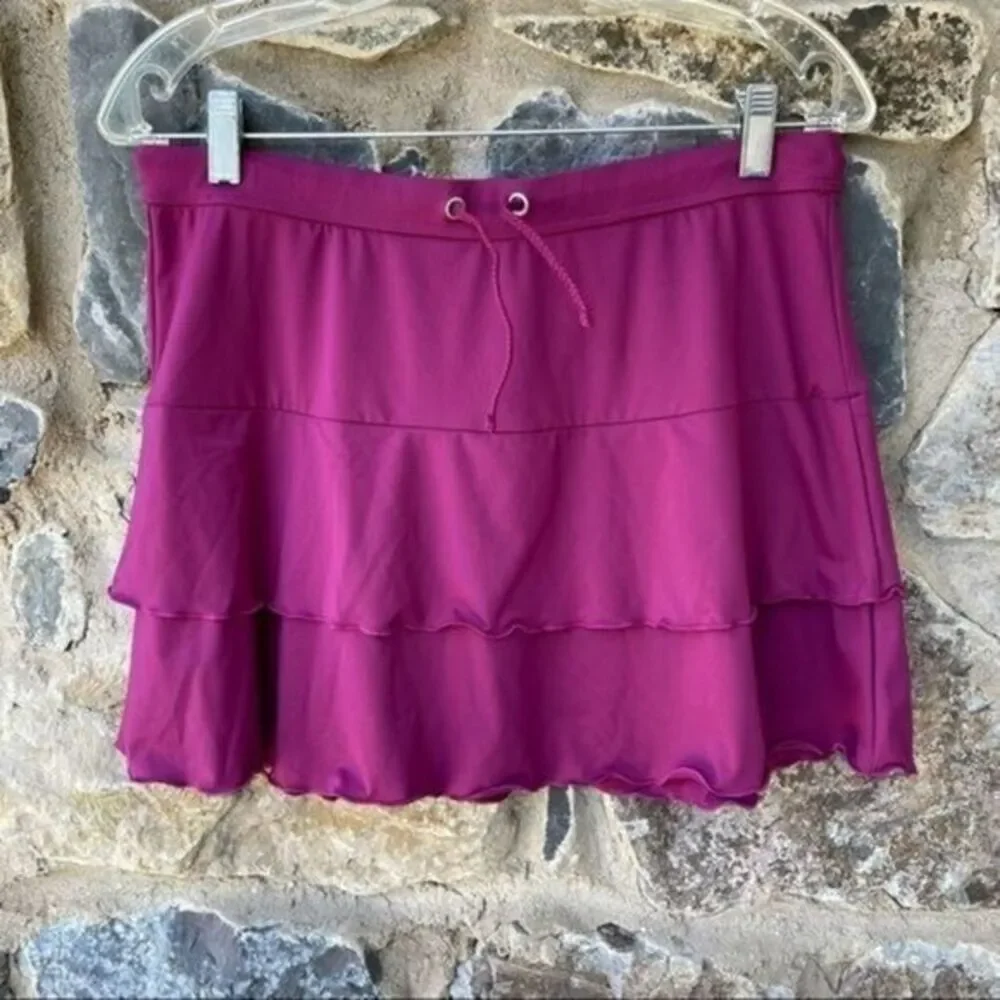 Athleta Fushia Ruffles Skirt size Med.